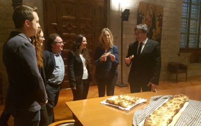 El President de la Generalitat reconeix la millor coca dolça de Catalunya.